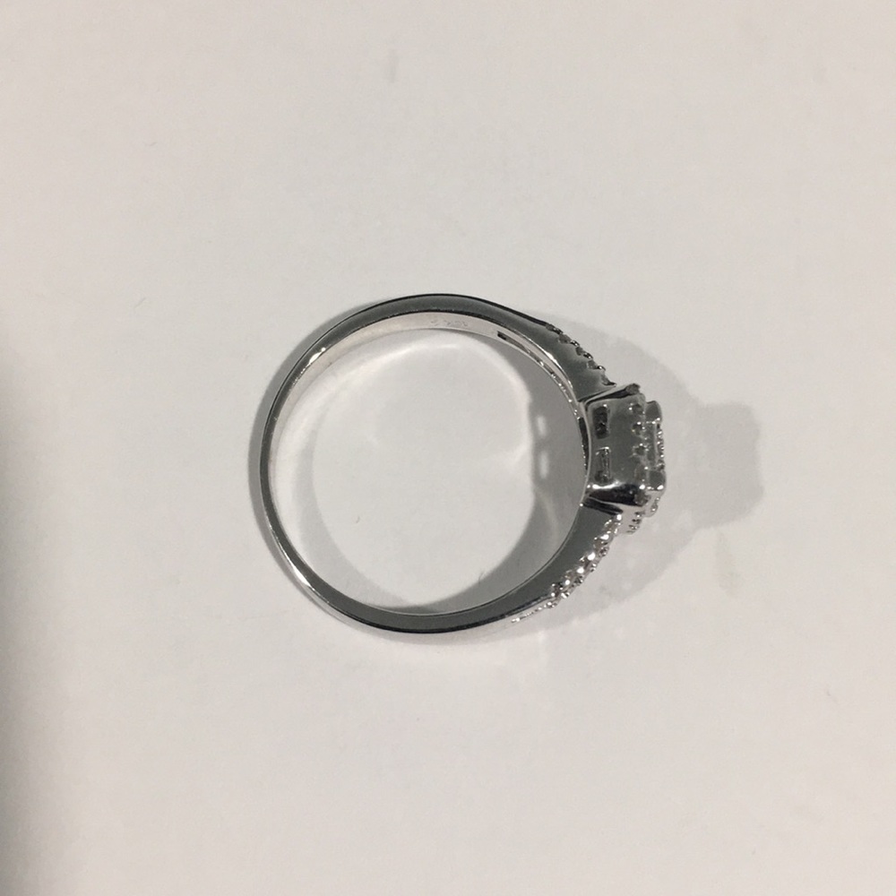 10k White Gold Women's Diamond 💎 Cluster Ring 💍 - Picture 4 of 8